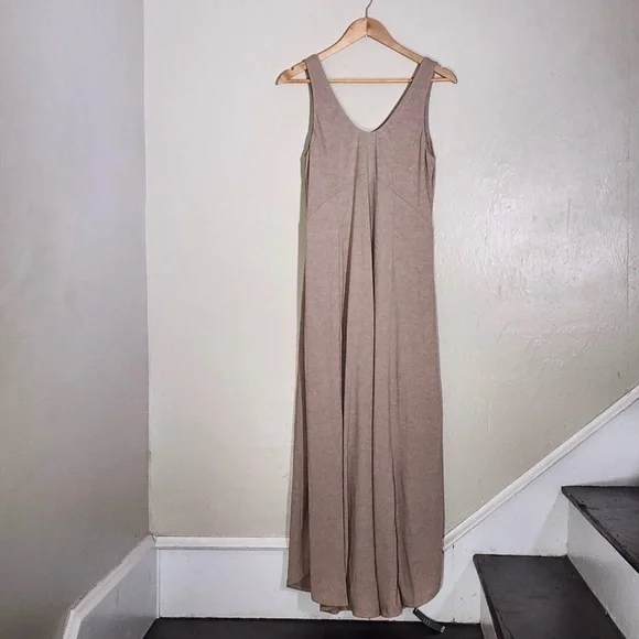 Tan Sleeveless Maxi Dress with Slit - Picture 3 of 3